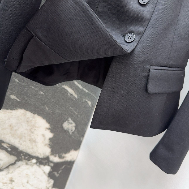 chr1st1an D10r outwear